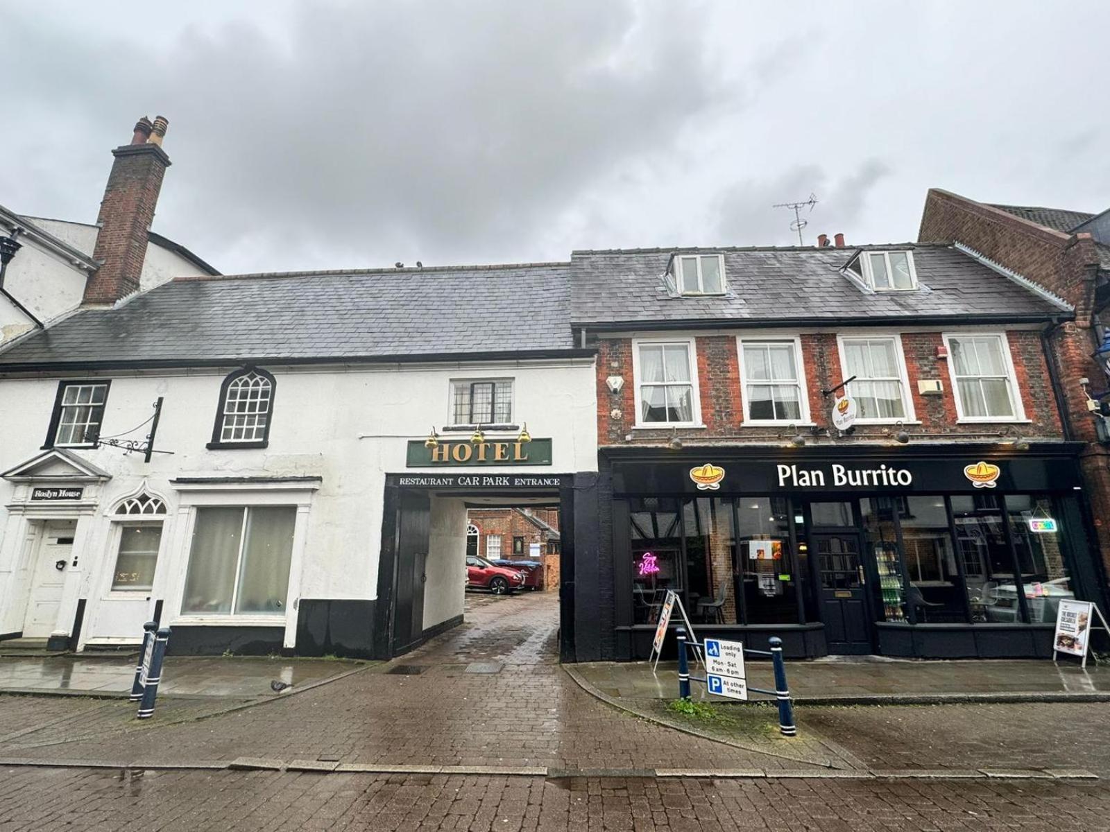 Villare Hitchin Town Centre Экстерьер фото