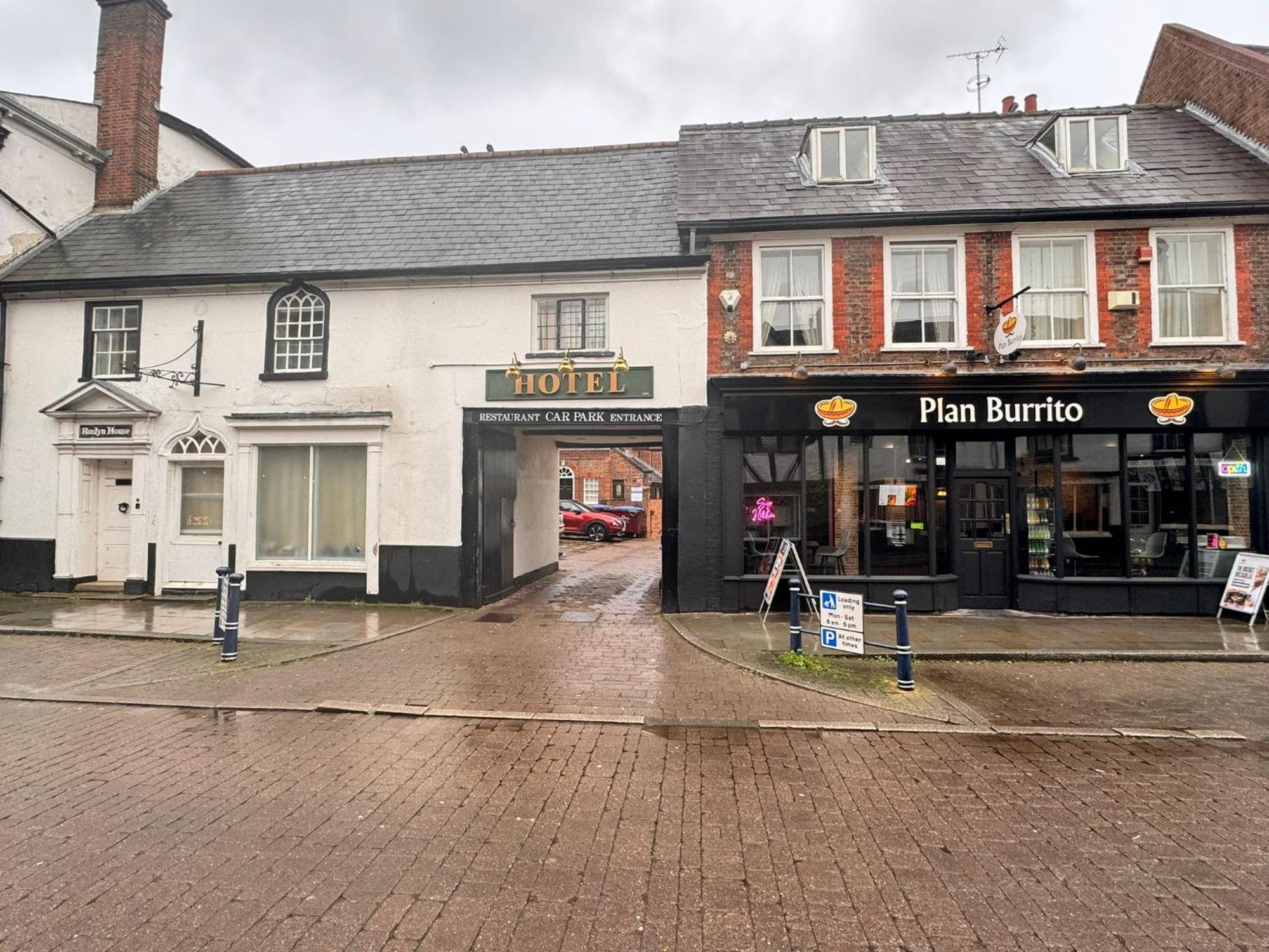 Villare Hitchin Town Centre Экстерьер фото