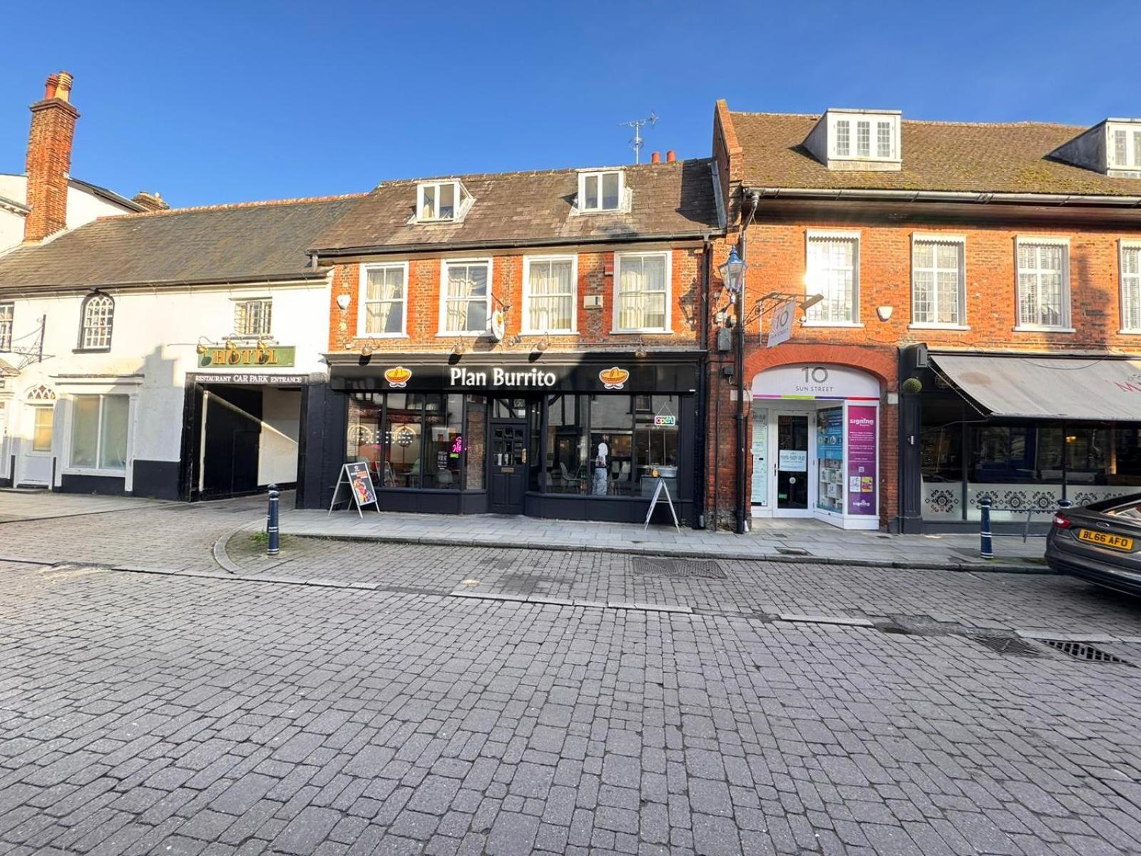 Villare Hitchin Town Centre Экстерьер фото