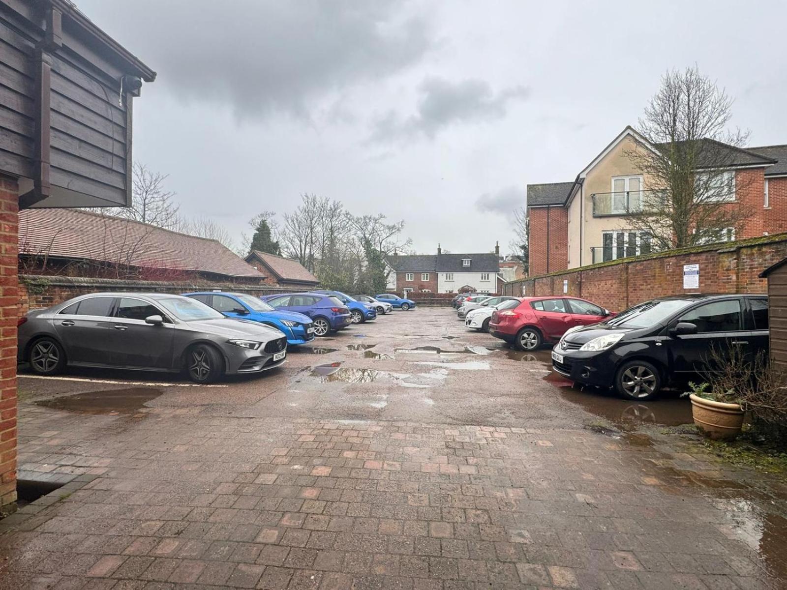 Villare Hitchin Town Centre Экстерьер фото