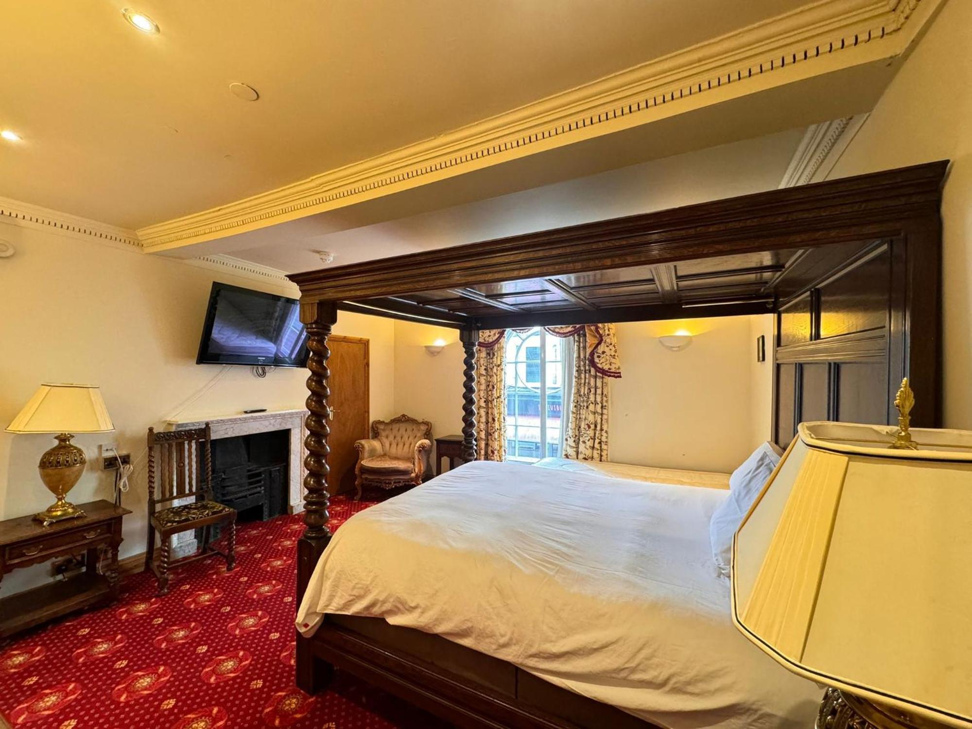 Villare Hitchin Town Centre Экстерьер фото