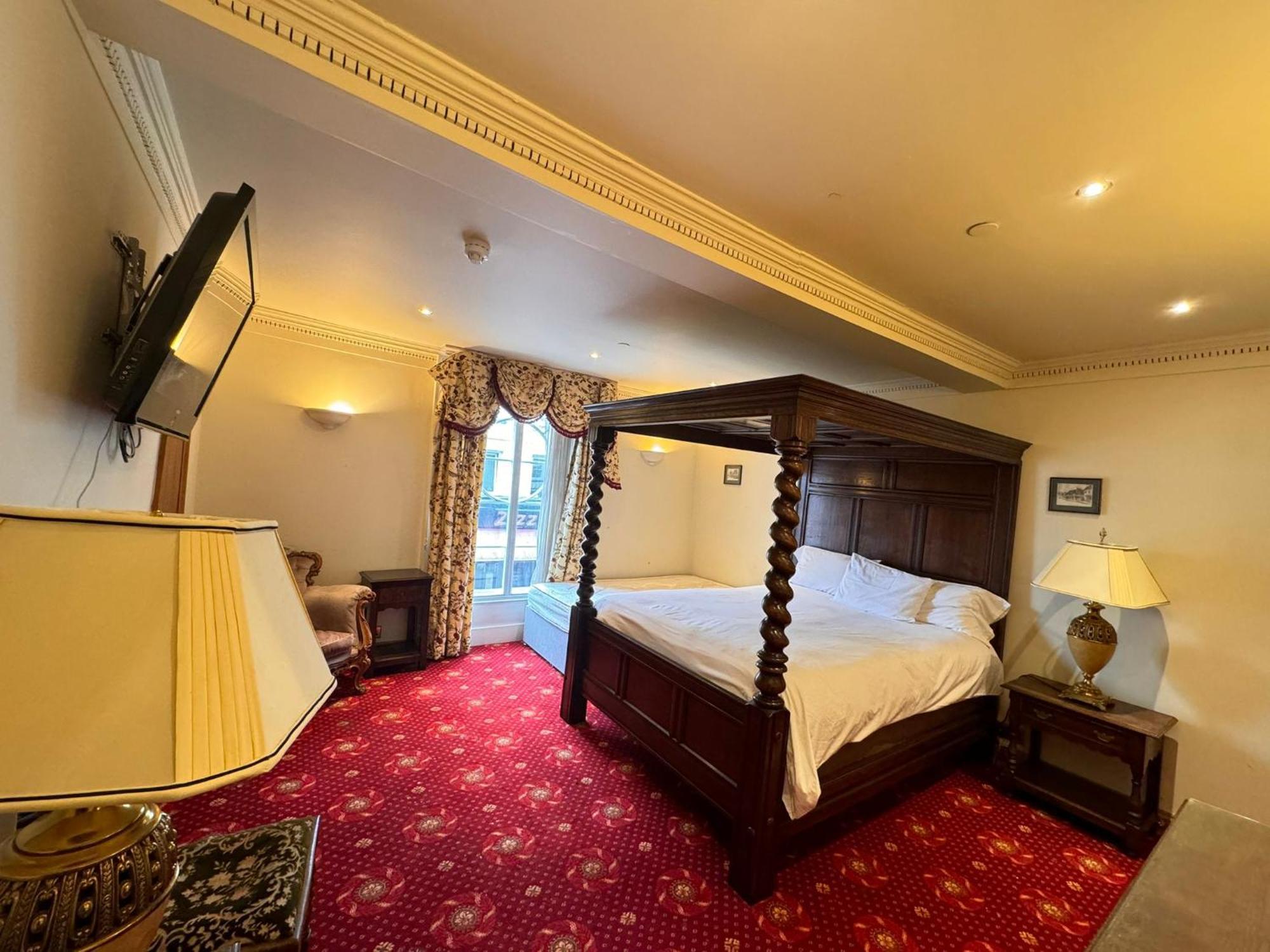 Villare Hitchin Town Centre Экстерьер фото