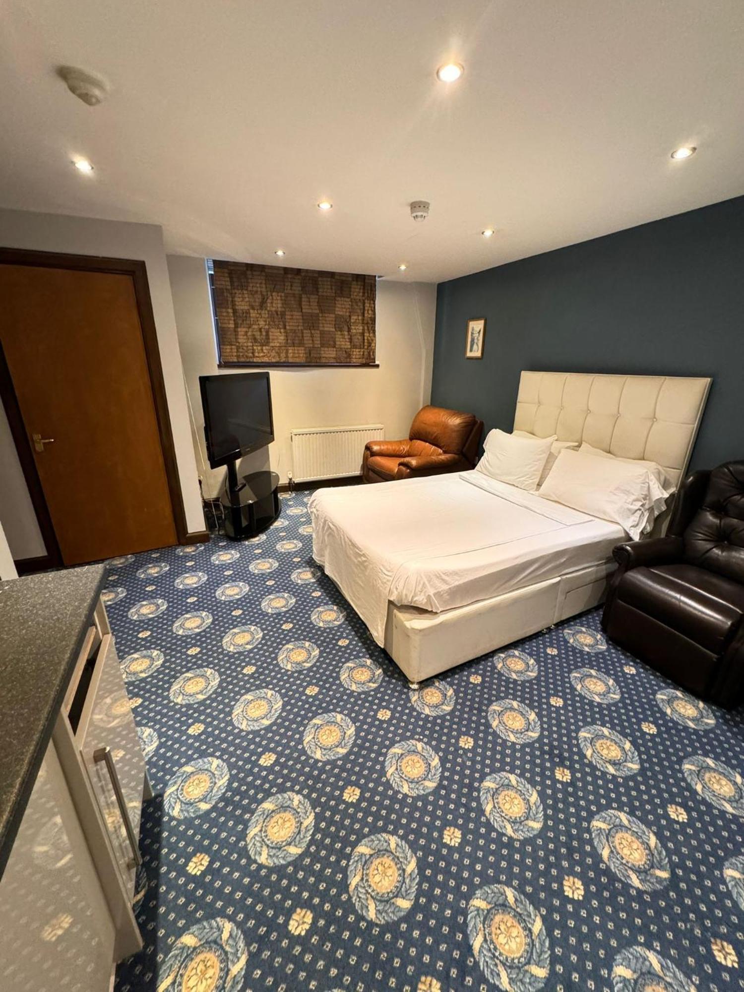 Villare Hitchin Town Centre Экстерьер фото