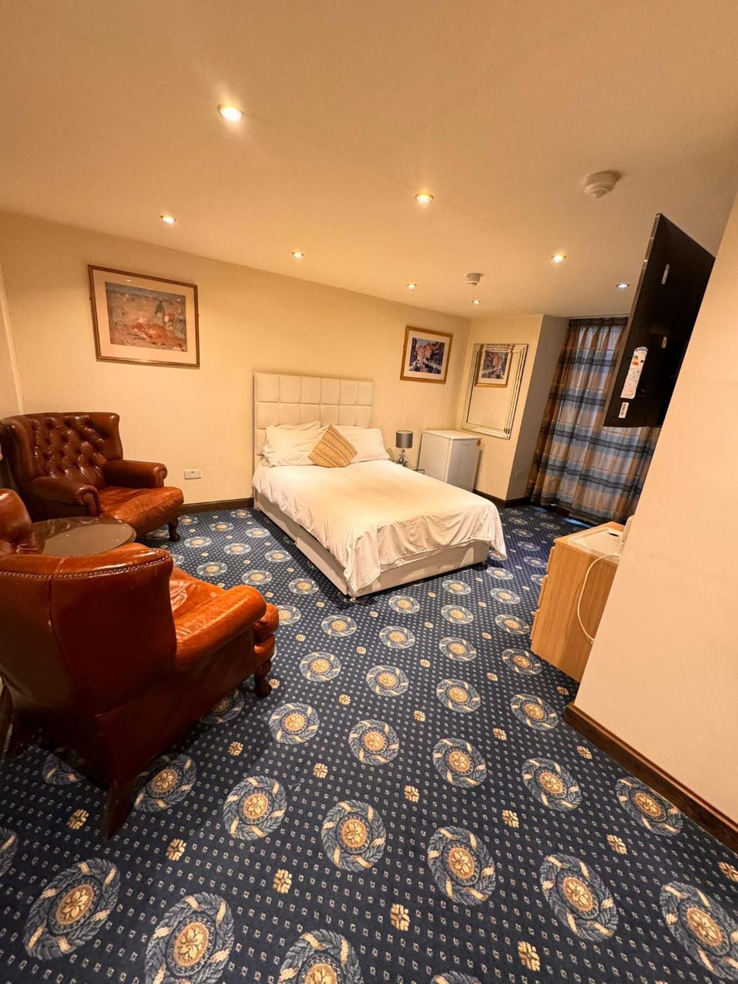 Villare Hitchin Town Centre Экстерьер фото