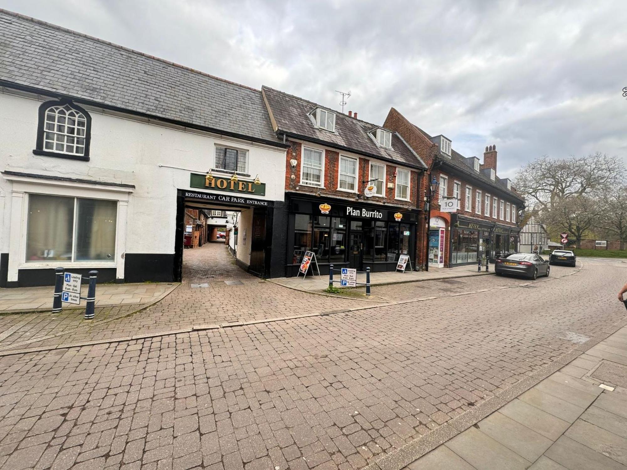 Villare Hitchin Town Centre Экстерьер фото