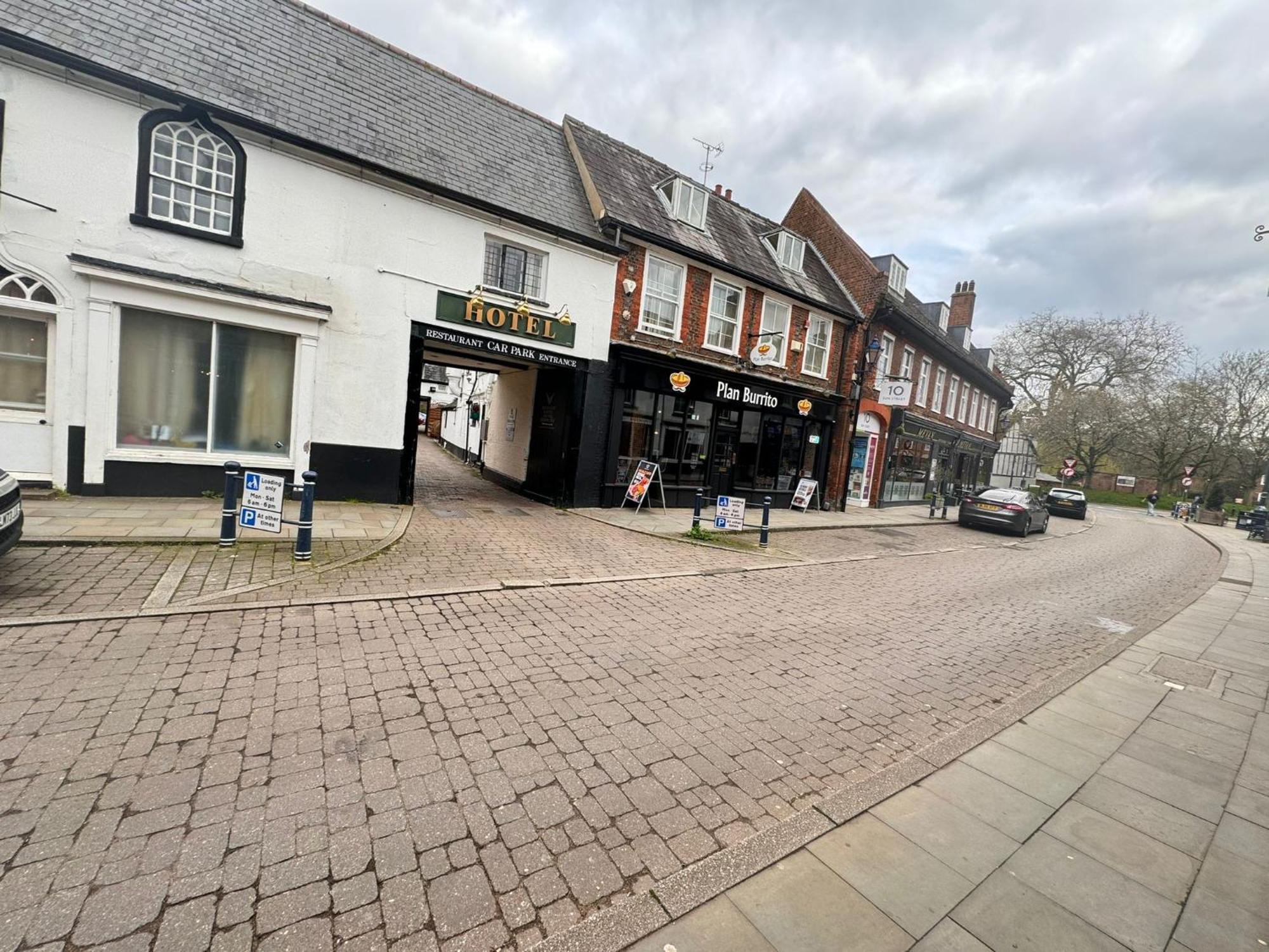 Villare Hitchin Town Centre Экстерьер фото