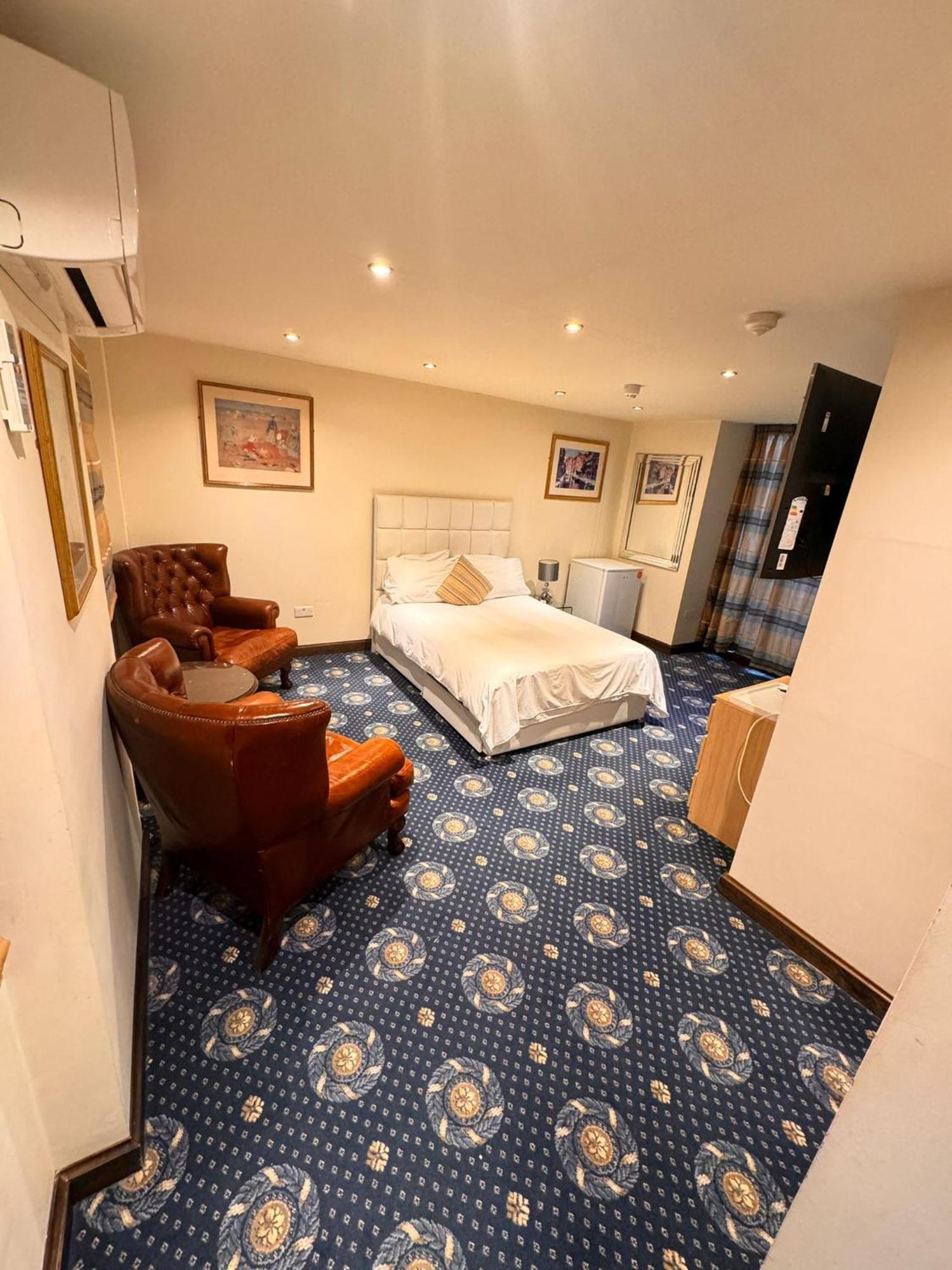 Villare Hitchin Town Centre Экстерьер фото