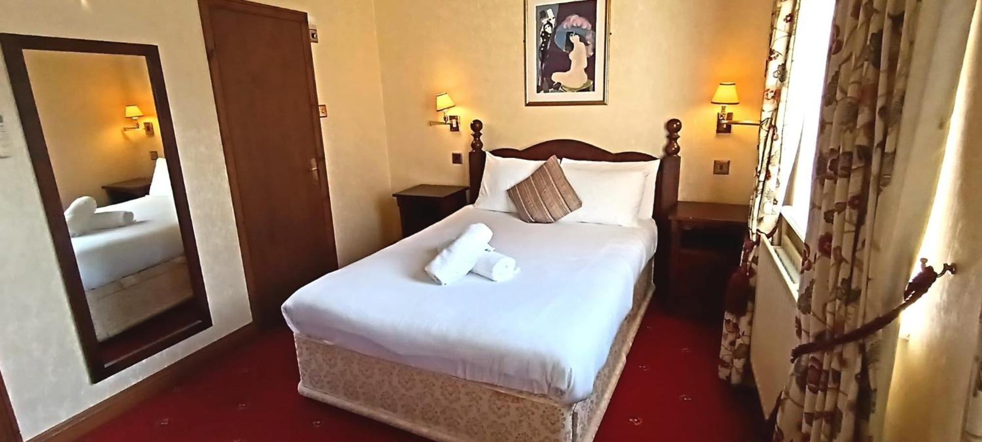 Villare Hitchin Town Centre Экстерьер фото